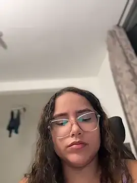 Stripchat Free Live Porn of CurlyGirl_1