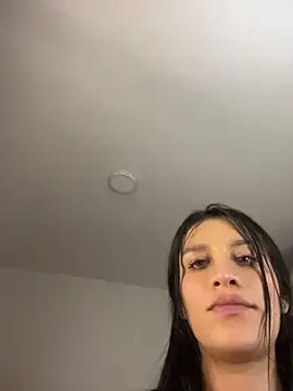 Stripchat Free Porn Cam of Emmily_19