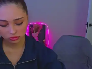 Stripchat Free Porn Cam of Sofia_Plump