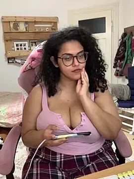 Stripchat Adult Webcams of Curvydesifromgermany