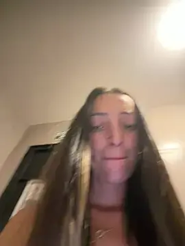 Stripchat Live Sex Cam of BelleLouiseVp