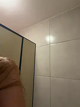 Stripchat Free Live Porn of BelleLouiseVp