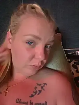 Stripchat Best live sex cam show of QueenMelissaa