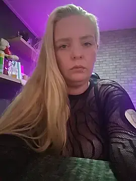 Stripchat Sex Cam of QueenMelissaa