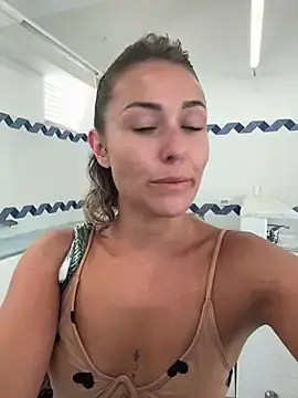 Stripchat Adult Webcams of petrouchkaaa_