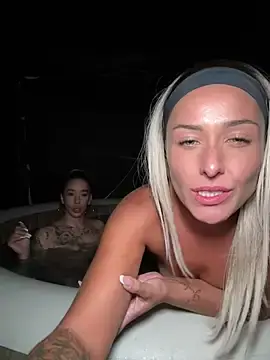 Stripchat Free Porn Cam of petrouchkaaa_