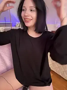 Stripchat Live Sex Cam of YourLittleDevil