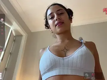 Stripchat Adult Webcam of absoluthorrorfield