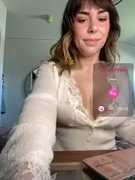 Stripchat Free Porn Cam of MommyGambit