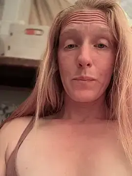 Stripchat Live Sex of GoldenFlameGoddess