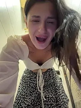 Stripchat Live Sex of MiraReach
