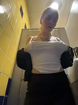 Stripchat Live Sex Cam of Sunny___Bunny