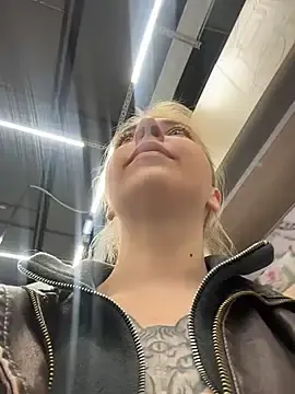 Stripchat Live Sex Cam of Sunny___Bunny
