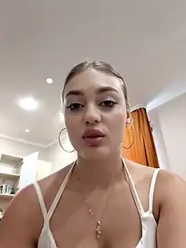 Stripchat Free Porn Cam of caressyourself