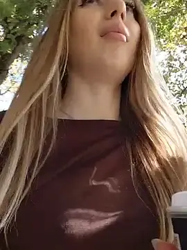Stripchat Free Live Porn of moretheninfinity