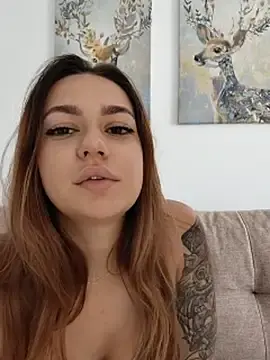 Stripchat Live Sex Cam of moretheninfinity