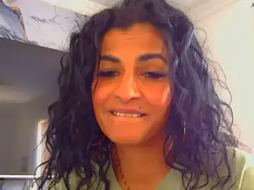 Stripchat Live Sex Cam of Indiansavage1
