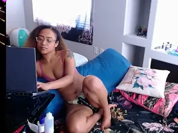Stripchat Watch Live Sex Cams of ReeseZen
