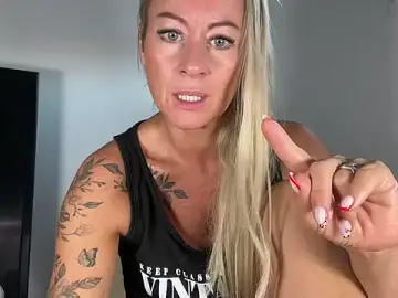 Stripchat Free Live Porn of Ana_keller_off