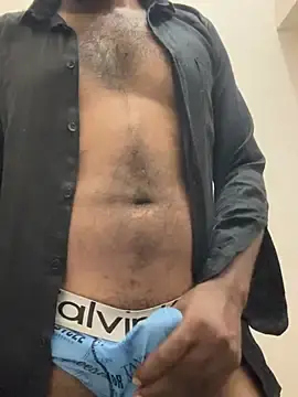 Stripchat Free Porn Cam of MeekBatgirl