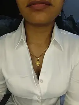 Stripchat Adult Webcam of YALINITWO7_TAMIL