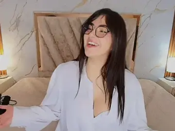 Stripchat Live Sex Cam of Amelie_saenz