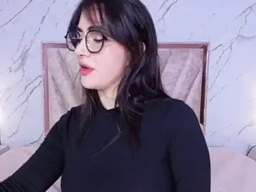 Stripchat Sex Cam of Amelie_saenz
