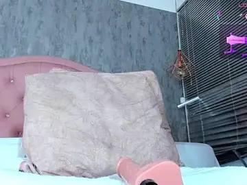 Stripchat Free Porn Cam of naomidibello