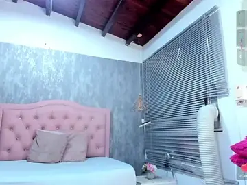Stripchat Watch Live Sex Cams of naomidibello