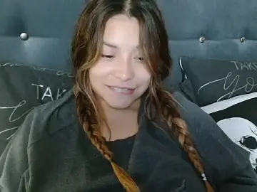 Stripchat Adult Webcam of 3littles