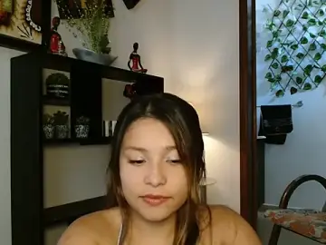 Stripchat Sex Cam of 3littles
