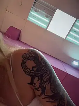 Stripchat Live Sex Cam of Rimmahottes