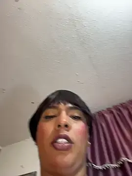 Stripchat Free Porn Cam of Newshantal_