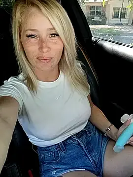 Stripchat Live Sex Cam of POPPY_XO