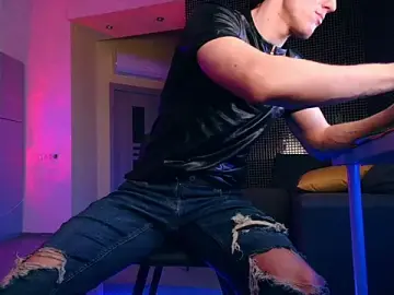 Stripchat Live Sex Cam of ChristianLevine_