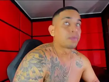 Stripchat Watch Live Sex Cams of Damian09_