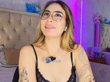 Stripchat Adult Webcam of nini_love01