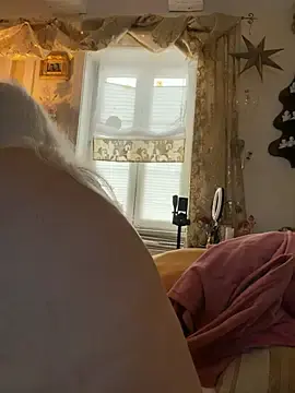 Stripchat Watch Live Sex Cams of HotGrandma70