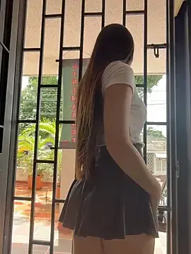 Stripchat Live Sex Cam of LittleDoll___
