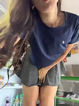 Stripchat Free Porn Cam of LittleDoll___