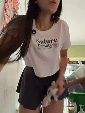Stripchat Free Porn Cam of LittleDoll___