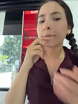 Stripchat Live Porn of LittleDoll___