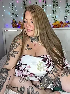 Stripchat Live Sex of KikiBBW
