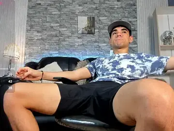 Stripchat Live Sex Cam of zack_joness18