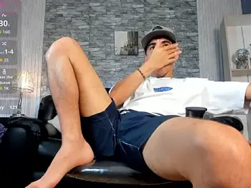 Stripchat Sex Cam of zack_joness18