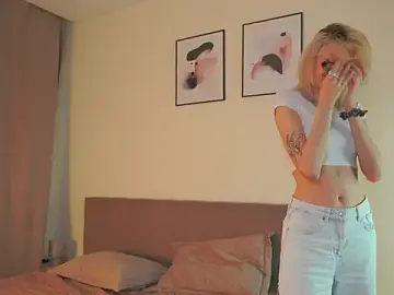 Stripchat Live Sex Cam of MercedezTimbs