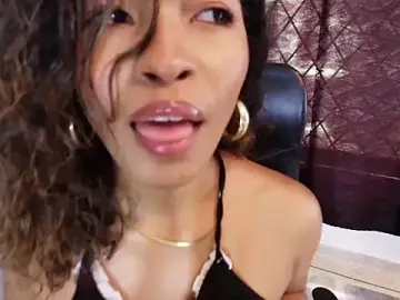 Stripchat Best live sex cam show of sienna_glow