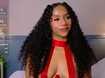 Stripchat Live Sex Cam of Chloe-Rose-