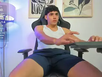 Stripchat Free Porn Cam of justin_payn14
