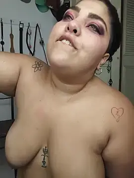 Stripchat Live Sex Cam of kendra_lil_evill